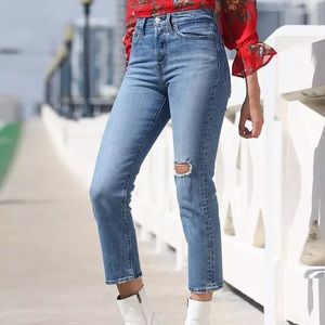 Levi’s Wedgie Straight Jeans